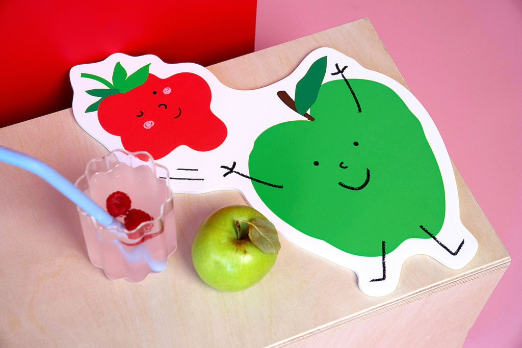 kidhy kids hydration drink with an apple and images of an apple and a raspberry